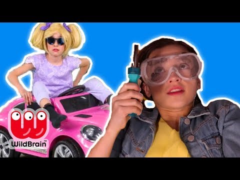 MAGICAL TELEPORTATION TAXI 🚕 - Princesses In Real Life | Kiddyzuzaa Jr - WildBrain