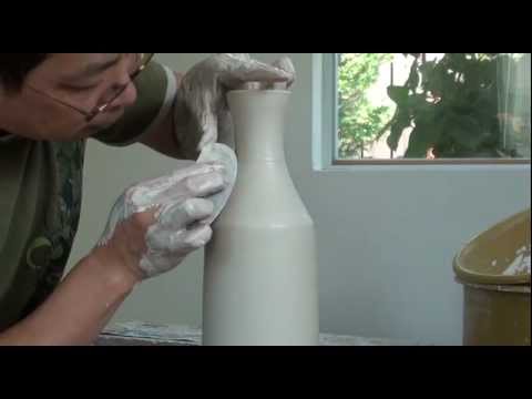 75. Throwing a Tall Skinny Vase / Bottle with Hsin-Chuen Lin