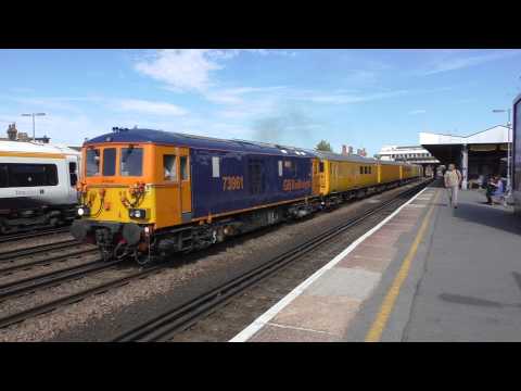 (HD) GB Railfrieght 73961 + 73962 Power Into Tonbridge Working 5Z73 6/7/15