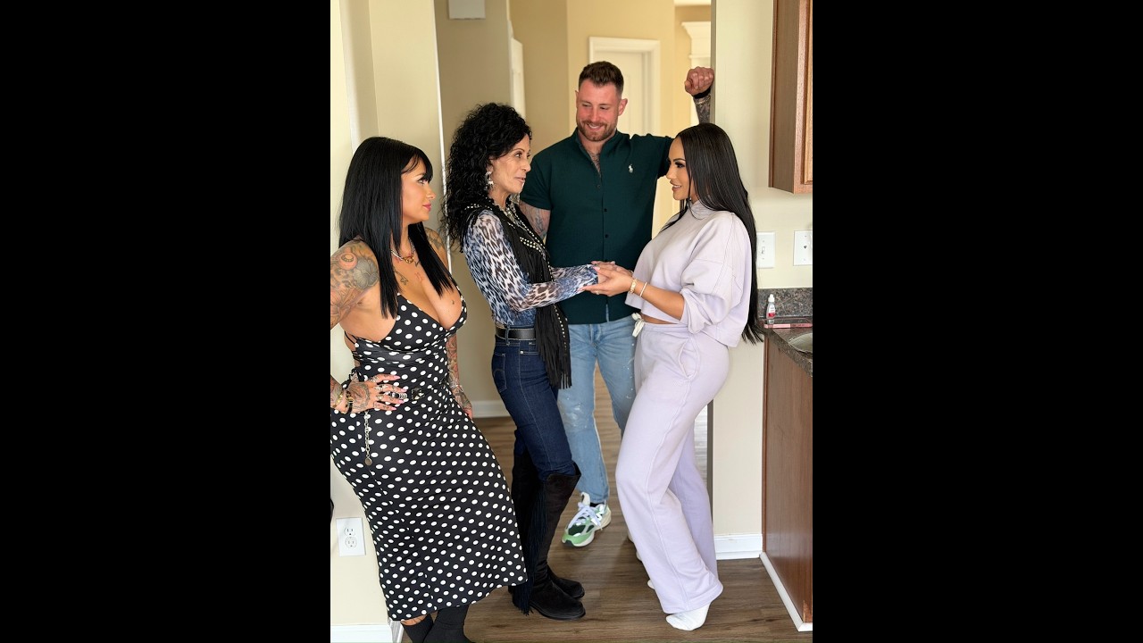 When Delicia surprises her mom in Virginia!