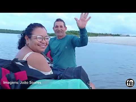 Travessia de Quatipuru para a praia de Perucuara, uma das mais belas paisagens da região.