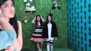 Download lagu Behind The Scene - Tak Berhenti Tersenyum UNI(x) mp3