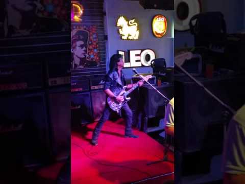 Lam M, Johnny B G. 170422