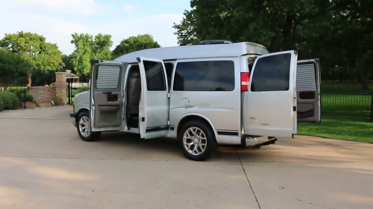 2010 GMC Savanna Custom high roof van, LS Motor, dual a/c ...