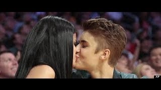 selena gomez again kissed to justin bieber at billboard music award 2013