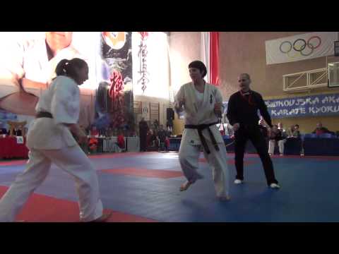 Anna Brzezicka-Bojda  vs Iga Wajgelt- Świnoujście 2013 ćwiercfinał MP Karate Kyokushin