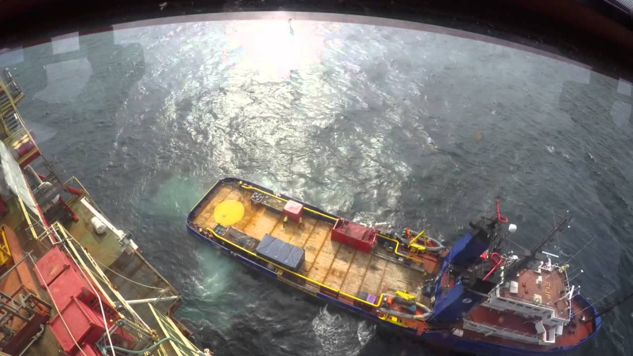 offshore crane lifts 3 days, 30 lifts and 2 boats