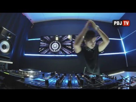 Andrea Piko – Live @ Radio Intense 17.12.2015