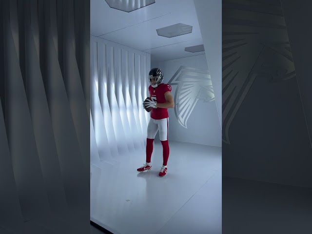 Vídeo relacionado con New Era Atlanta Falcons NFL Established Number Mesh tee Black T-Shirt