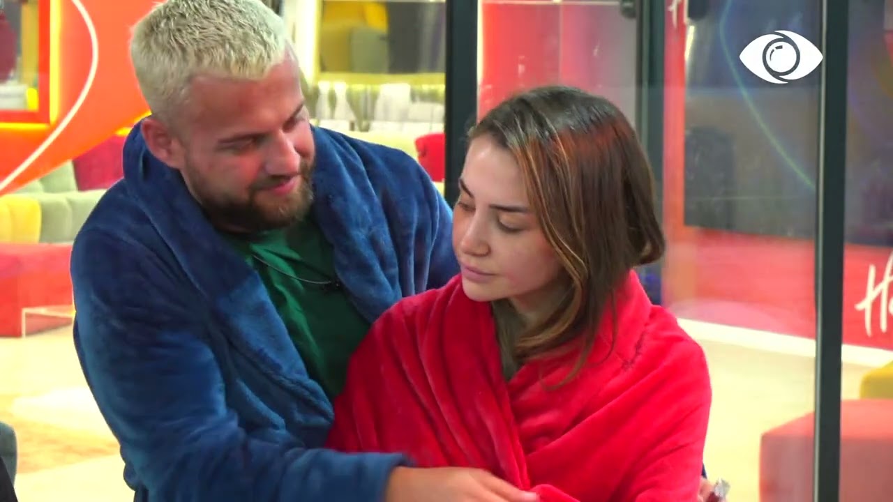 Unë të afrohem ti më largon/ Kiara e mërzitur me Luizin