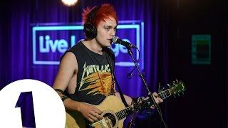 5 Seconds Of Summer - She Looks So Perfect in the Live Lounge