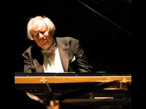 Bach - French Overture BWV 831 (Echo) - Grigory Sokolov