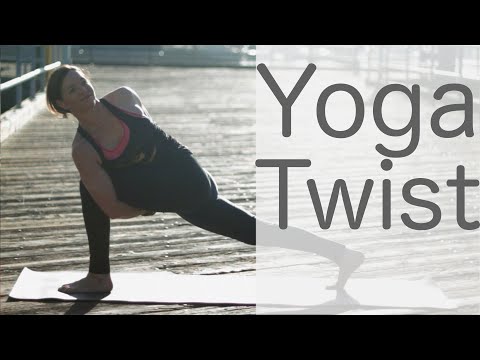 20 Minute Yoga Flow Vinyasa class to "twist it on out!" | Fightmaster Yoga Videos