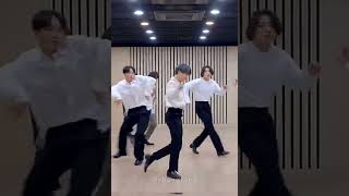 Dynamite perfomances in sync🔥 #bts #dynamite #shorts #trending