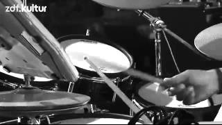 Samy Deluxe   Hände Hoch ft Megaloh  Live Splash 2011  HQ