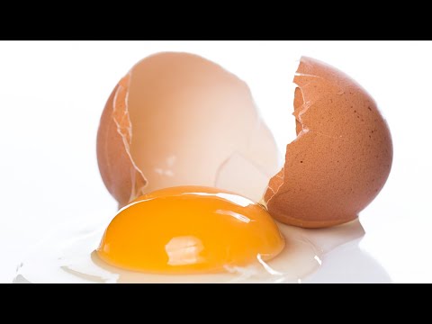 Watch This. You’ve Been Cracking Eggs The Wrong Way!