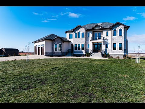 389 Wescana St - Presented by THE CASTELANE TEAM