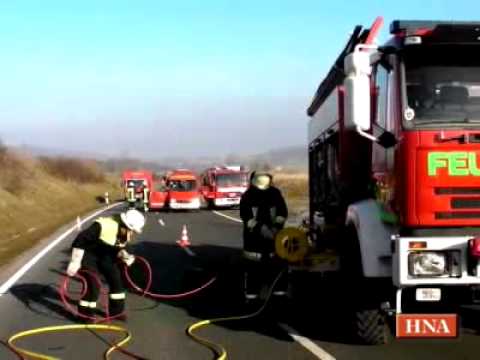 Rhoden: 47-Jaehriger bei Unfall schwer verletzt