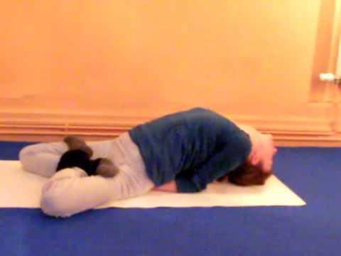Lotus-Fisch - einfache Variation einer fortgeschrittenen Yoga Asana