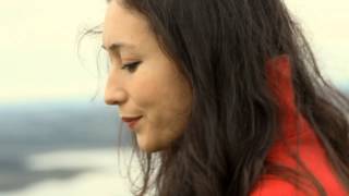 Amélie-les-Crayons - Tout de Nous (clip officiel)