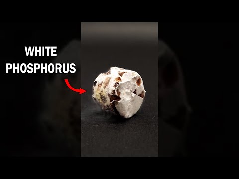 Guy Demonstrates In 50 Seconds Why White Phosphorus Is So Dangerous