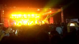 Vishal Shekhar singing Nashe Si Chadh Gayi