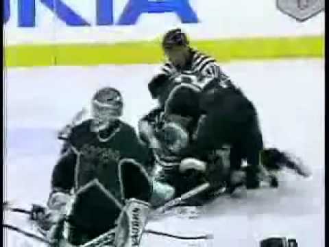 Hockeyfighters.cz  1998 Anaheim Mighty Ducks vs Dallas Stars Brawl.wmv