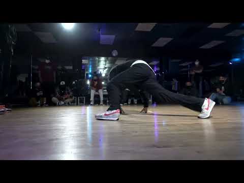 Chypherst8 Throwdown: Footwork Battle (Top 4) Baby Blue vs Weapon X