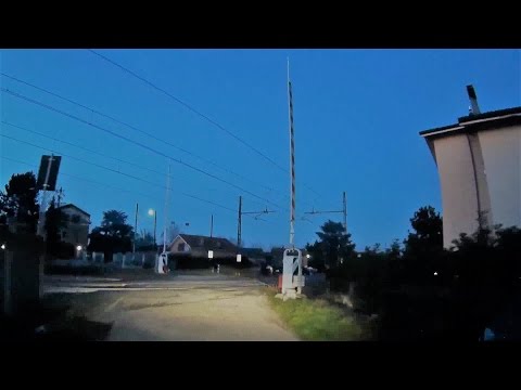 Passaggio a livello Cascinetta # railroad crossing # spoorwegovergang # bahnübergang