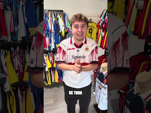 Vídeo relacionado con mundohuevo Taza Personalizada Mallorca | Tazas + Caramelos divertidos | Regalo Original para Verdaderos Bermellones | Cosas de Fútbol para Niños | Regalos Camiseta (RCD Mallorca)