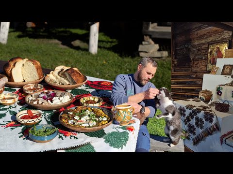 COOKING IN 200 YEARS OLD HOUSE: Traditional Romanian Breakfast