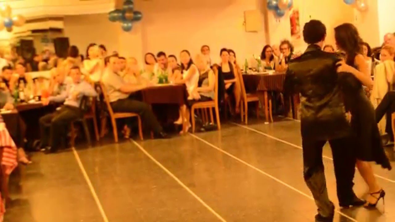 Video thumbnail for José Almar & Juliana Aparicio en Milonga Malena Sunderland Club 4/4