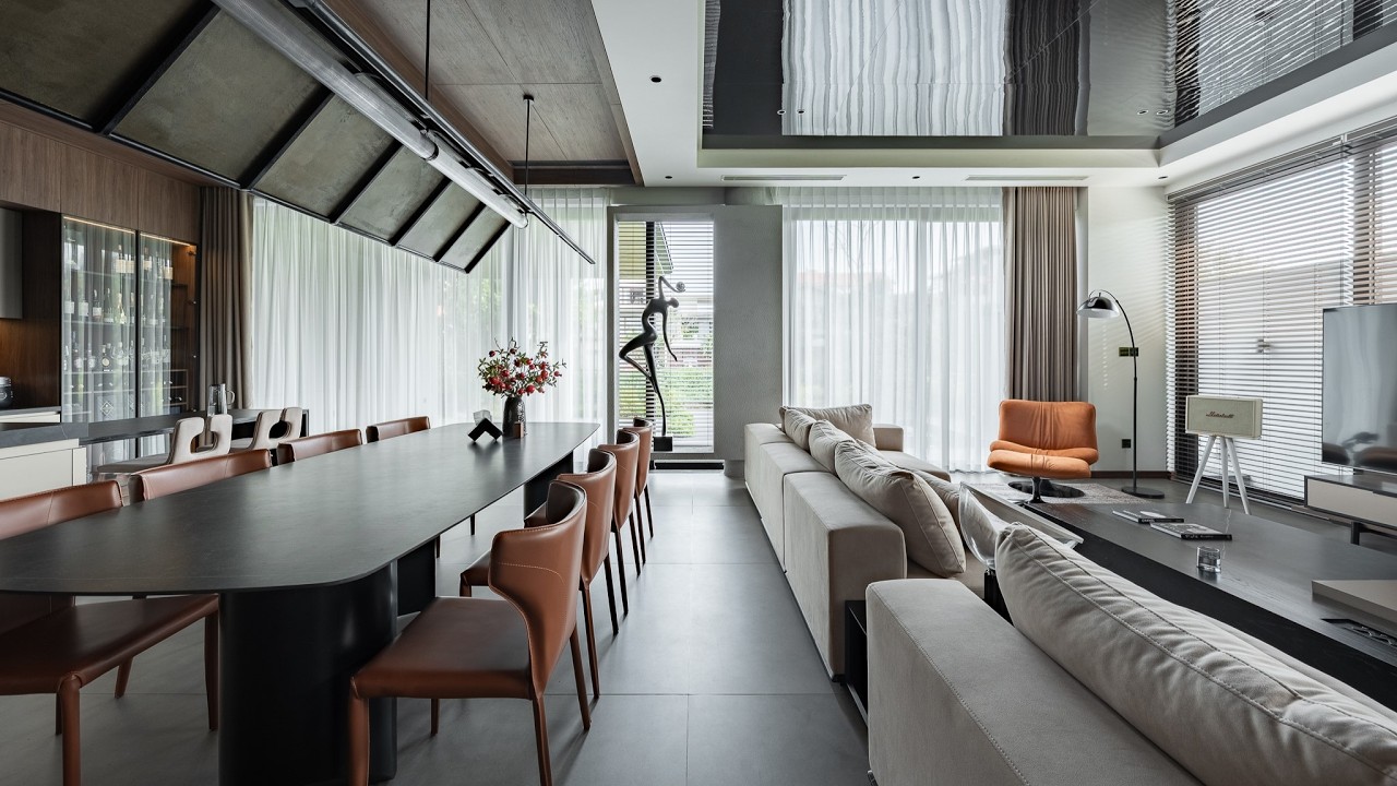 DISCREET VILLA - 450m²