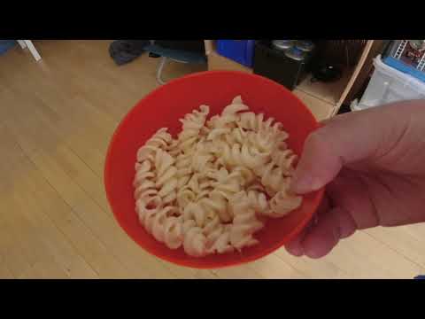 MongoTV_13034 - Del 2 - SPISER SKÅL SALTET SKRUER CHIPS EN MEGET VARM SOMMERDAG 21.SEPTEMBER 2023