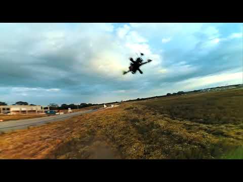 chasing-a-lidl-glider-an-ar600-mini-wing-and---fpv-chase