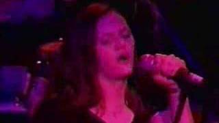 The Donnas - "Checkin' It Out" (Live)