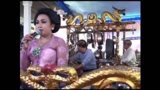 Download lagu Bowo Tembang Kangen Uyon-Uyon Ngawi Sri Widodo Laras Vocal. Ibu Entriana mp3 Download lagu Bowo Tembang Kangen Uyon-Uyon Ngawi Sri Widodo Laras Vocal. Ibu Entriana mp3