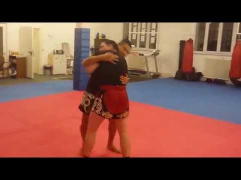Lerning MuayThai Clinch with Kru Laythongnoy