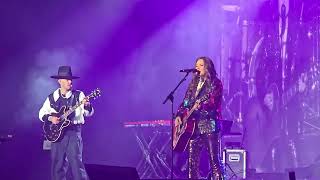 Jesse &amp; Joy-Esto Es Lo Que Soy live @ Ovens Auditorium