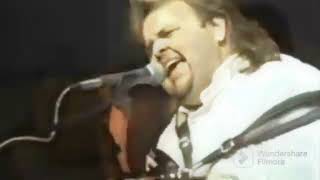 Guardianes Del Amor - Cien Abriles [Official Video]