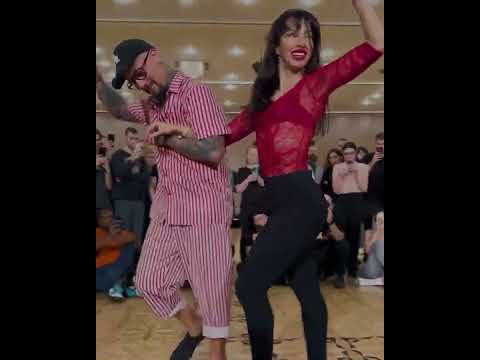 Adrián y Anita bailan La Cita - Charlie Cruz⁠