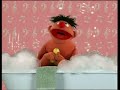 Elmov Svijet Elmo S World Rubber Duckie Short Singing Croatian