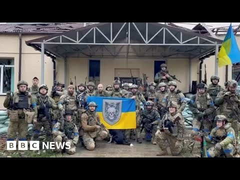 Ukraine retakes more eastern land from Russia, Zelensky claims - BBC News