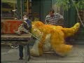 Sesame Street 2959 Linda Uses A Sander 1992