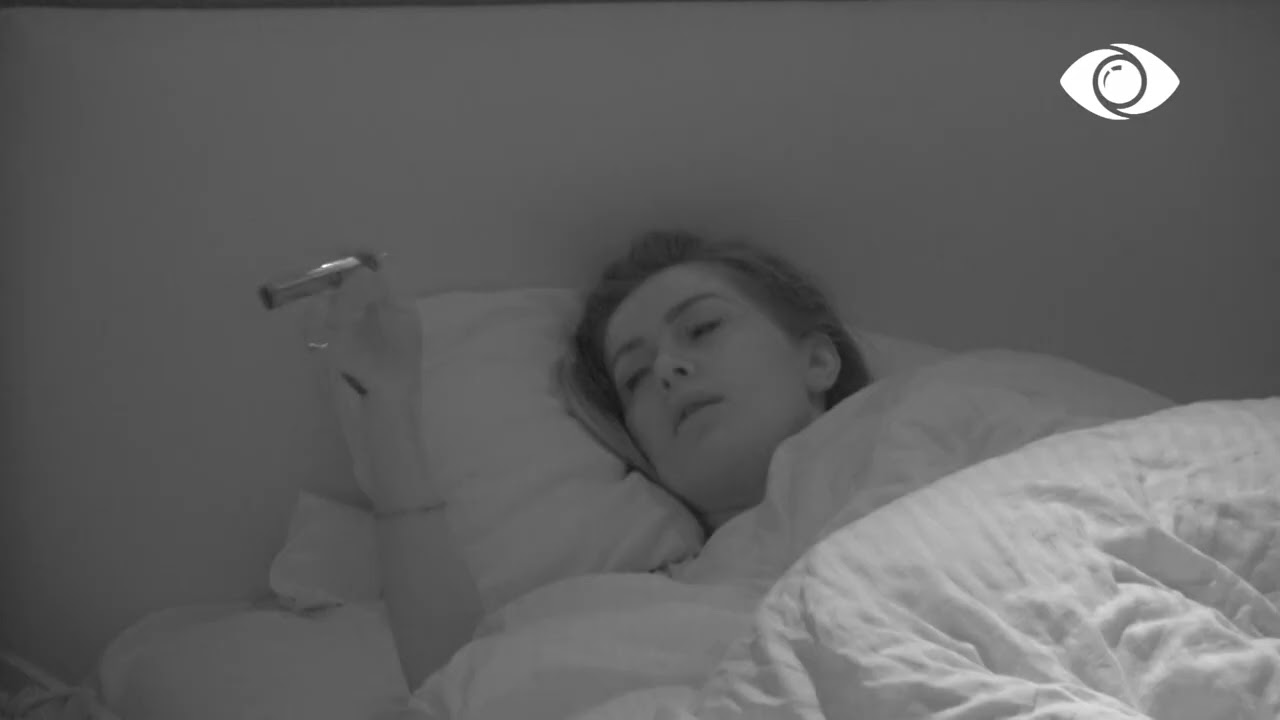 Ma jep pak dorën/ Olta dhe Luizi i japin dorën njëri tjetrit