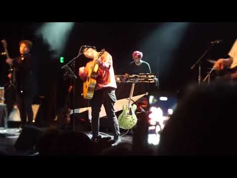 MUMIY TROLL in LA "DOLPHINS"