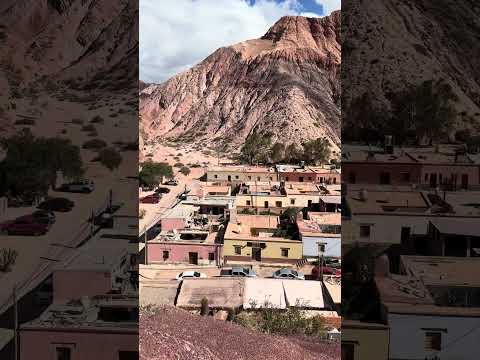 Vista parcial de Purmamarca - cerro sete cores Jujuy - Argentina