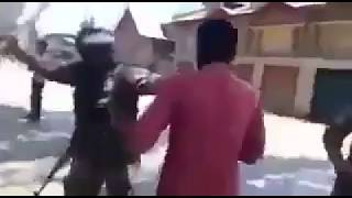 Stone Pelter(पत्थर बाज़) ke JAM kr kutai by INDIAN ARMY
