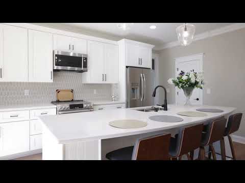 Elegant Simplicity: White Shaker Kitchen
