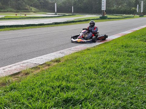 Volta rápida com kart 21hp na Aldeia da Serra em abril de 2021
